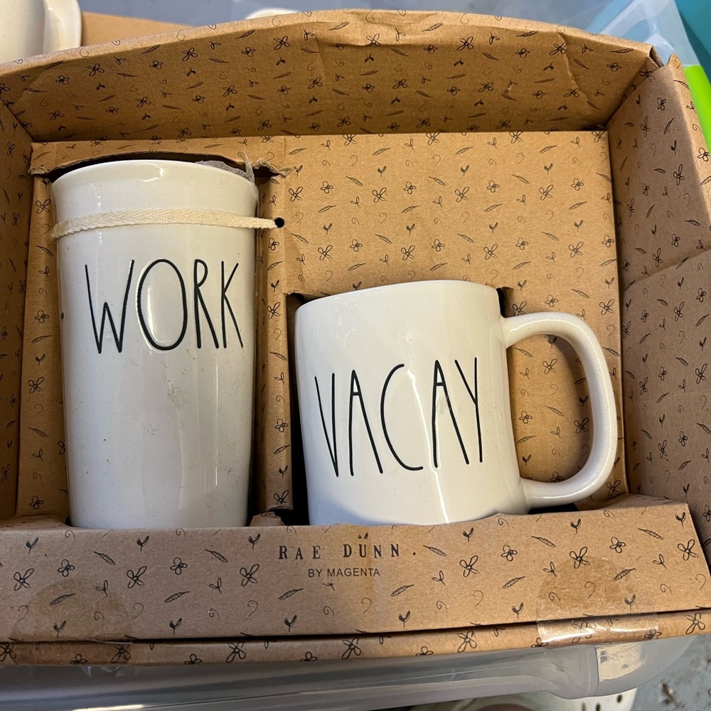 Rae Dunn Mug Set